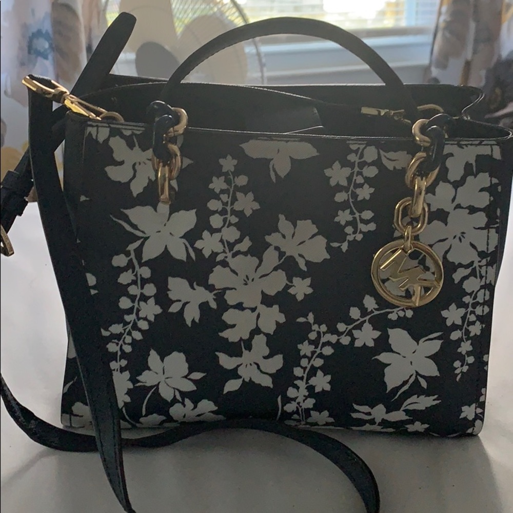 Michael kors handbag blue white design